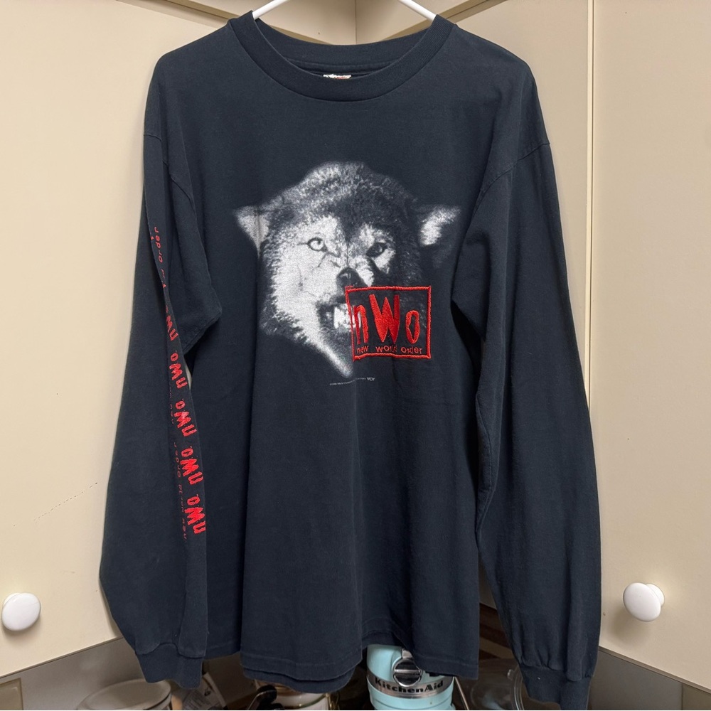 vintage 1998 Wrestling NWO Wolfpack long sleeve tee embroidered large Anvil WCW